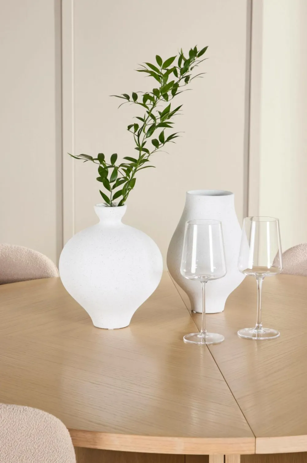 Venture Home Spisebord Strada med Astoria-stol Beige