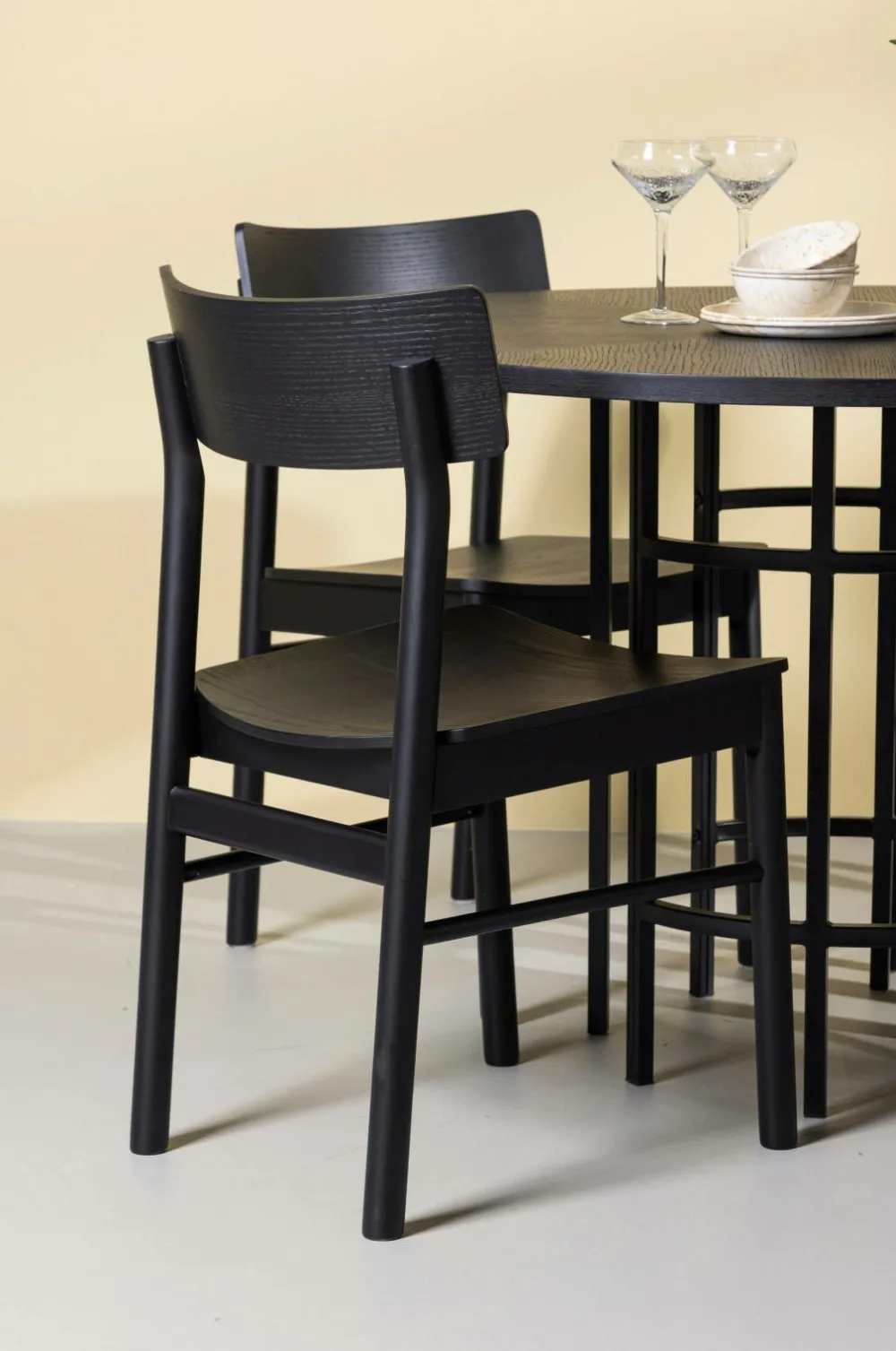Venture Home Spisegrupper>Spisegruppe Copenhagen og stolene Montros Sort