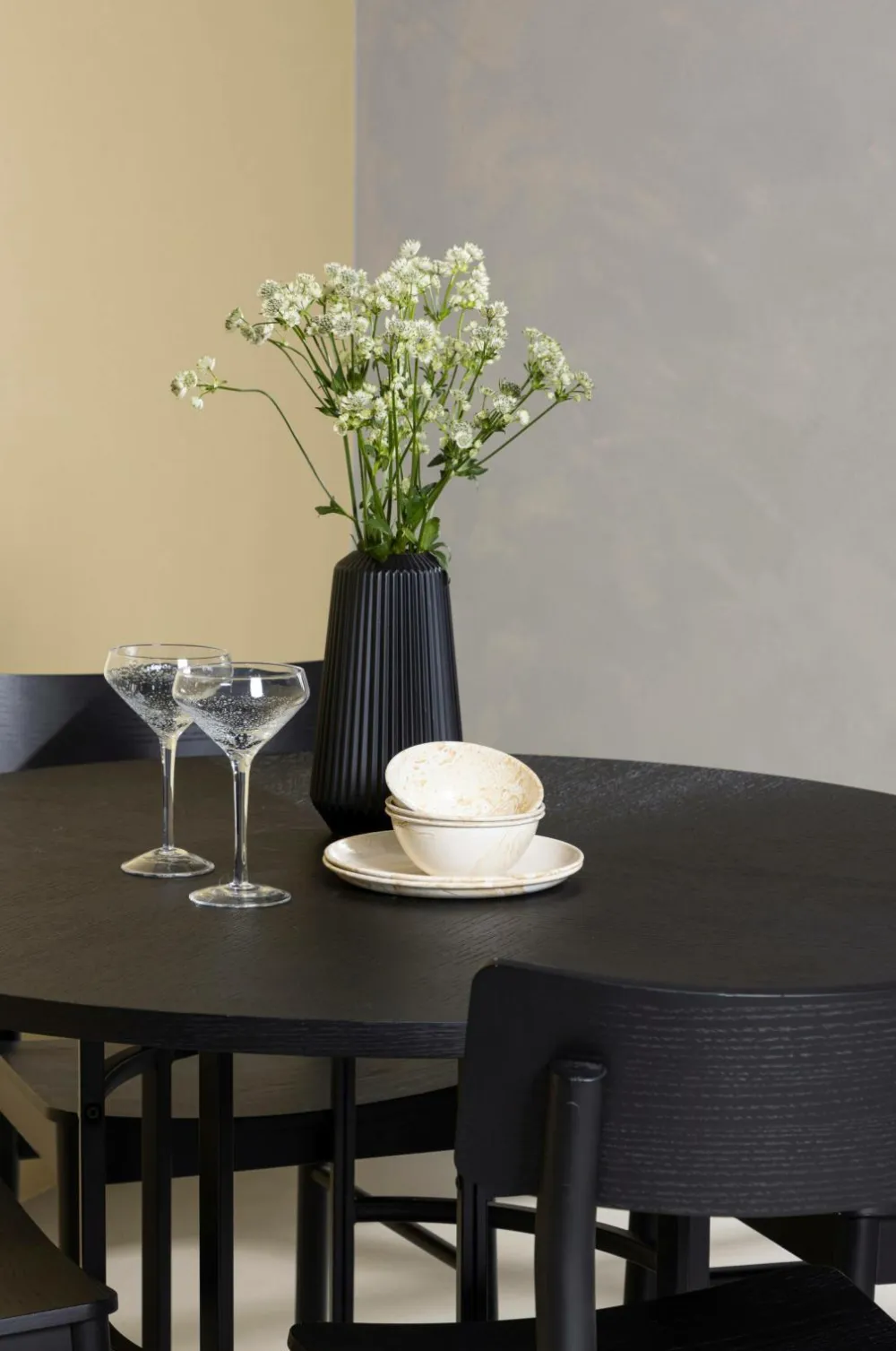 Venture Home Spisegrupper>Spisegruppe Copenhagen og stolene Montros Sort