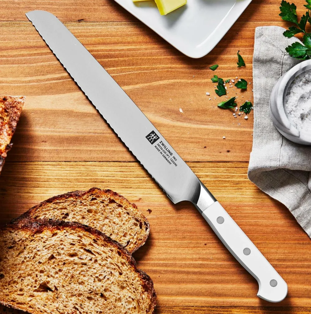 ZWILLING Køkkenknive & Knivtilbehør>Tandad brödkniv Pro le blanc 23 cm Hvid